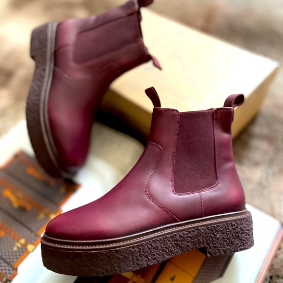 Free People Carmel Chelsea Boots - Picture 9 of 14